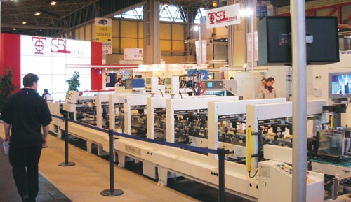 Новая универсальная фальцевально-склеивающая машина SBL модели TS-1000WSVN на выставке IPEX 2006 (Англия)