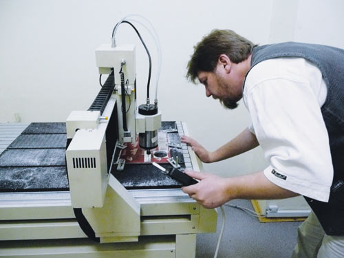 Гравировально-фрезерный станок 
CNC SD-8070 в типографии МГУ