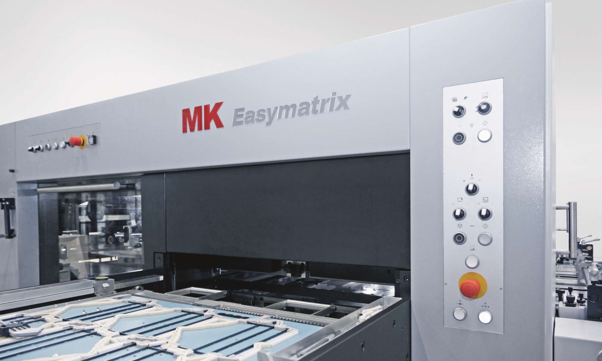 Easymatrix 106 C/CS – высекальная машина, обеспечивающая высочайшую точность при выпуске упаковочной продукции