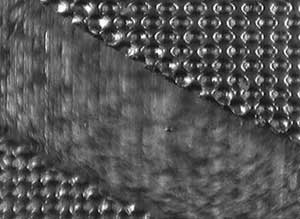 Микроснимок гравированной лазером формы (фото компании Inkcups Now)