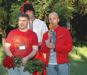 Михаил Харузин и Владислав Лебединский в окружении казаков