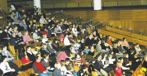 21 марта в актовом зале МГУП собрались на юбилейную встречу выпускники университета и театра, преподаватели и просто преданные зрители
