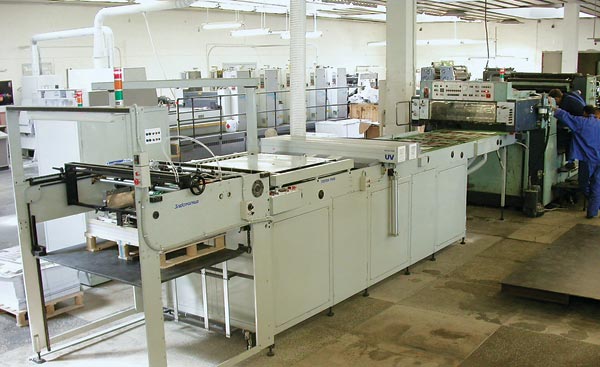 Стыковка печатной машины с УФ-сушильной линией