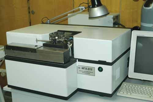 Спектрометр высокого разрешения для исследования материалов