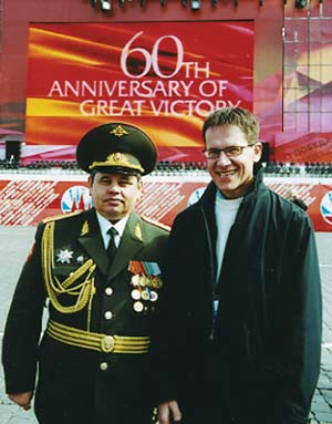 Виктор Кухарский (справа) во время работы над проектом «Красная площадь»