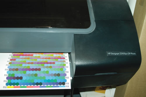 Плоттер HP Designjet GP Photo предназначен не только для широкоформатной печати, 
но и для вывода цветопробы