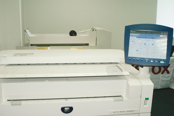 Пример широкоформатного принтера для производства чертежей Xerox 6279