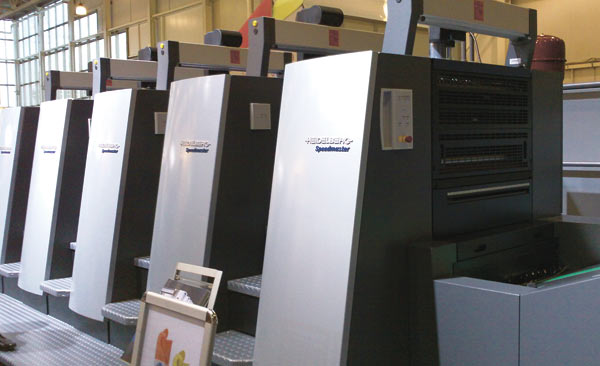 Рис. 3. Листовая офсетная печатная машина Speedmaster XL75, печатающая на разных материалах — от тонких сортов бумаги до картона 0,8 мм