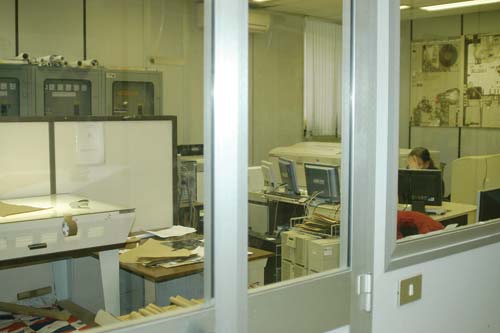 Производственное помещение препресс-бюро «Выражайтесь печатно» на Тверском бульваре, где установлены четыре фотовыводных устройства. В офисе префлайт-инженеры с опытом работы более