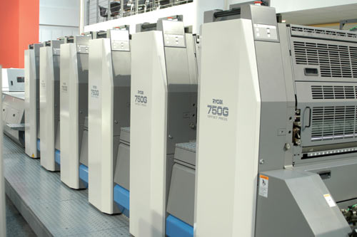 Рис. 7. В конструкцию офсетной печатной машины Ryobi 750 входит промежуточное 
