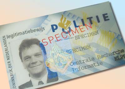 Рис. 6. Пример использования кинеграммы FILM на полицейском удостоверении (Нидерланды)