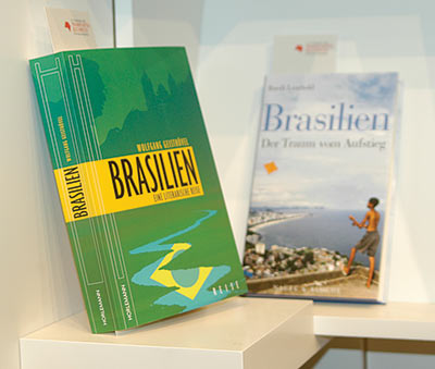 Если сравнивать оформление  книг, выпущенных в Бразилии, с книжным оформлением в других странах, то можно заметить, что существует некий средний уровень, который могут поддерживать дизайнеры и современное (даже не очень новое) полиграфическое оборудование