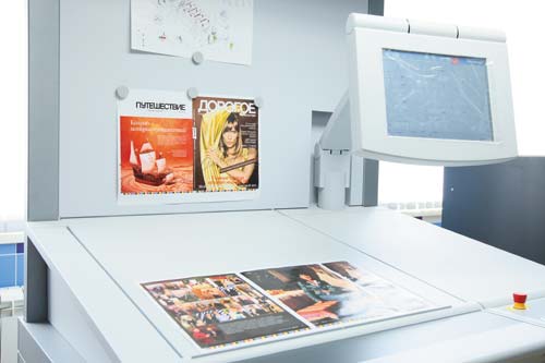Пульт управления печатной машины позволяет с помощью интуитивно понятного программного обеспечения надежно и просто управлять всеми процессами во время печати