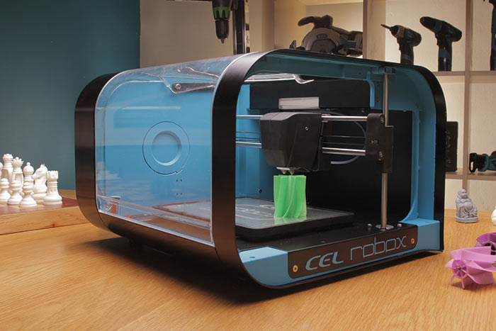 3D-принтер Robox в процессе работы
