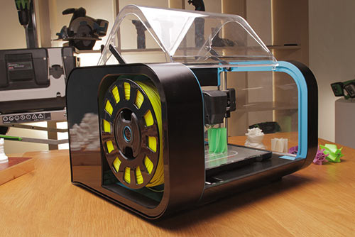 Катушка с рабочим материалом в 3D-принтере Robox
