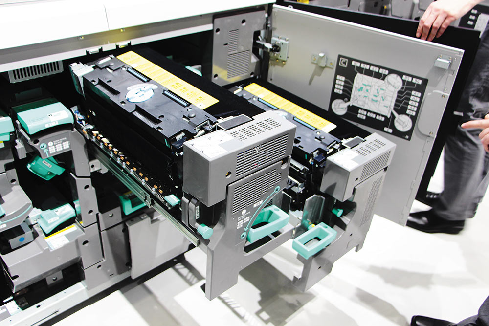 Две печки в ЦПМ Canon imagePRESS C10000VP обеспечивают печать с постоянной производительностью в режиме максимального качества 