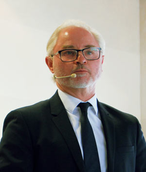 Кристиан Унтербергер, директор по маркетингу и исполнительный 
вице-президент по решениям для промышленной печати Oce΄