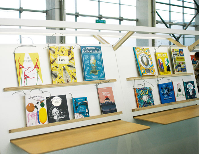 На выставке целая экспозиция необычных и новаторских детских книг — 1001 детская книга со всего мира в центре 75-го павильона. Из этого количества 16 книг выпущено российскими издательствами «Самокат», «Пешком в историю», «Розовый жираф», «Эгмонт» Ad Marginem A+A, а также независимым детским книжным магазином «Маршак»