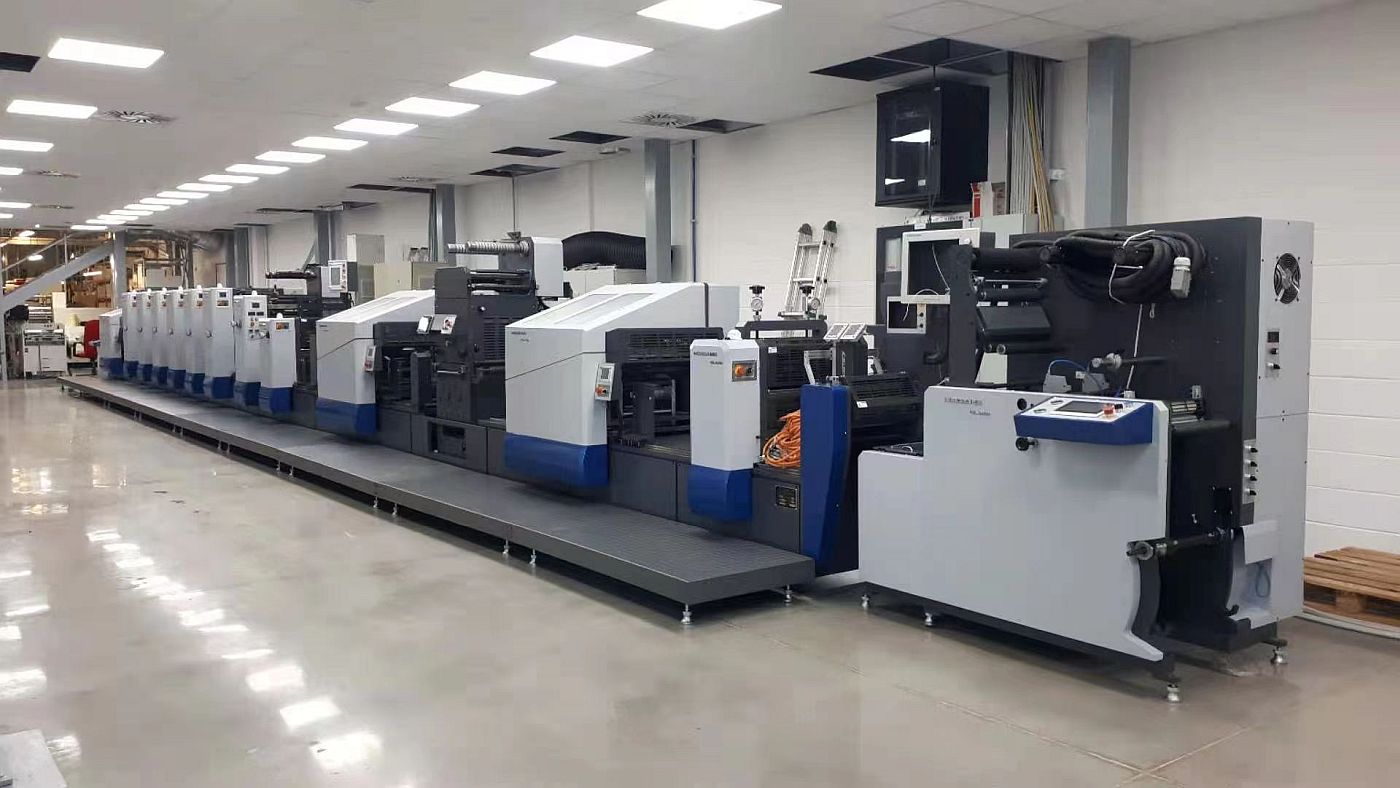 В мире установлено уже более 2 тыс.  узкорулонных офсетных печатных машин серии Weigang ZX