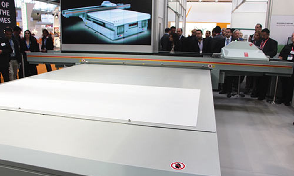 Серия планшетных УФ-принтеров Arizona 6100 стала совершеннее