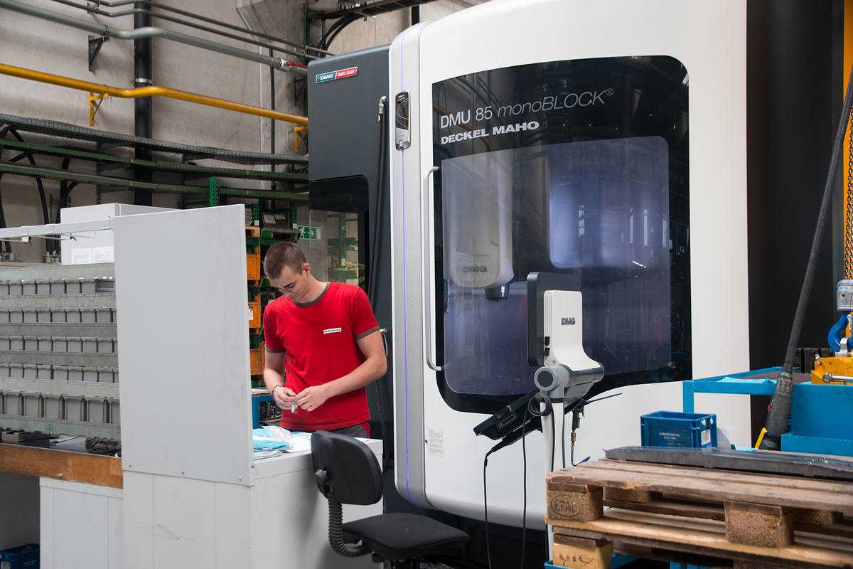 Компания MK Masterwork расширяет завод и устанавливает новейшее оборудование.