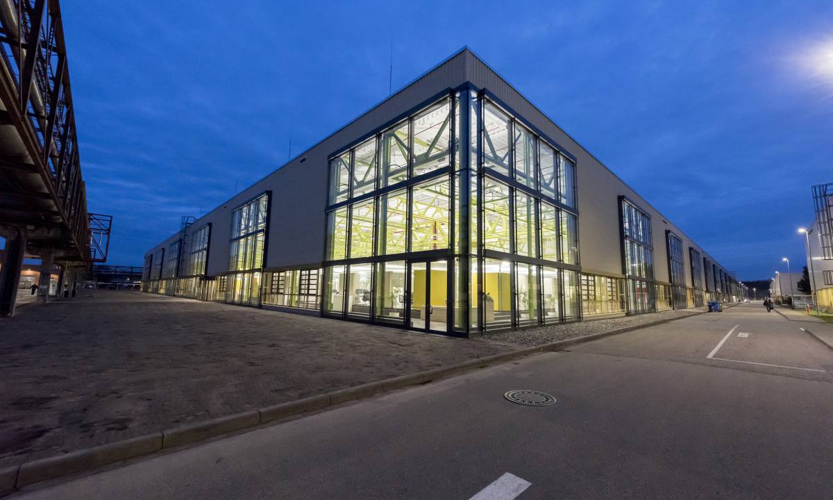 «Open for Innovation». На заводе Heidelberg в Вислох-Вальдорфе создан новый Innovation Center, расположенный в непосредственной близости к производству и сервисным службам. Здесь ведутся междисциплинарные разработки