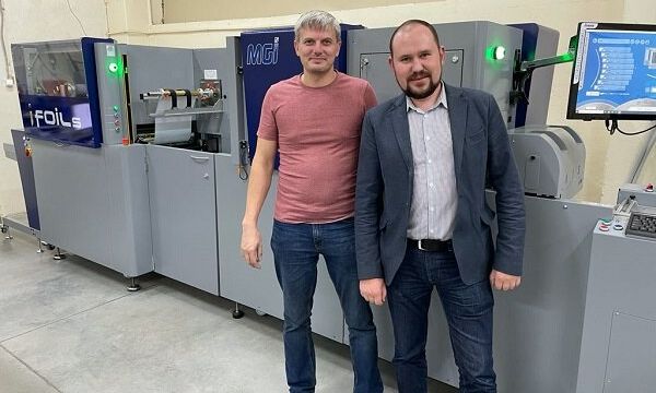 Konica Minolta запустила на производстве Центра печати «Линк» в Казани листовую струйную машину JETvarnish 3DS